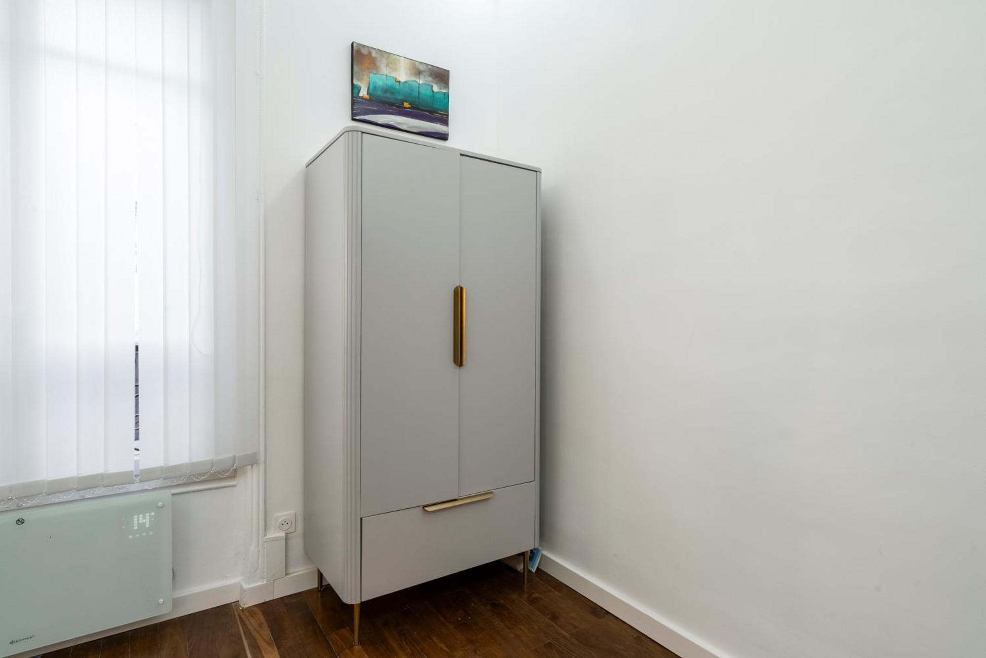 Gold Gate Apartment *