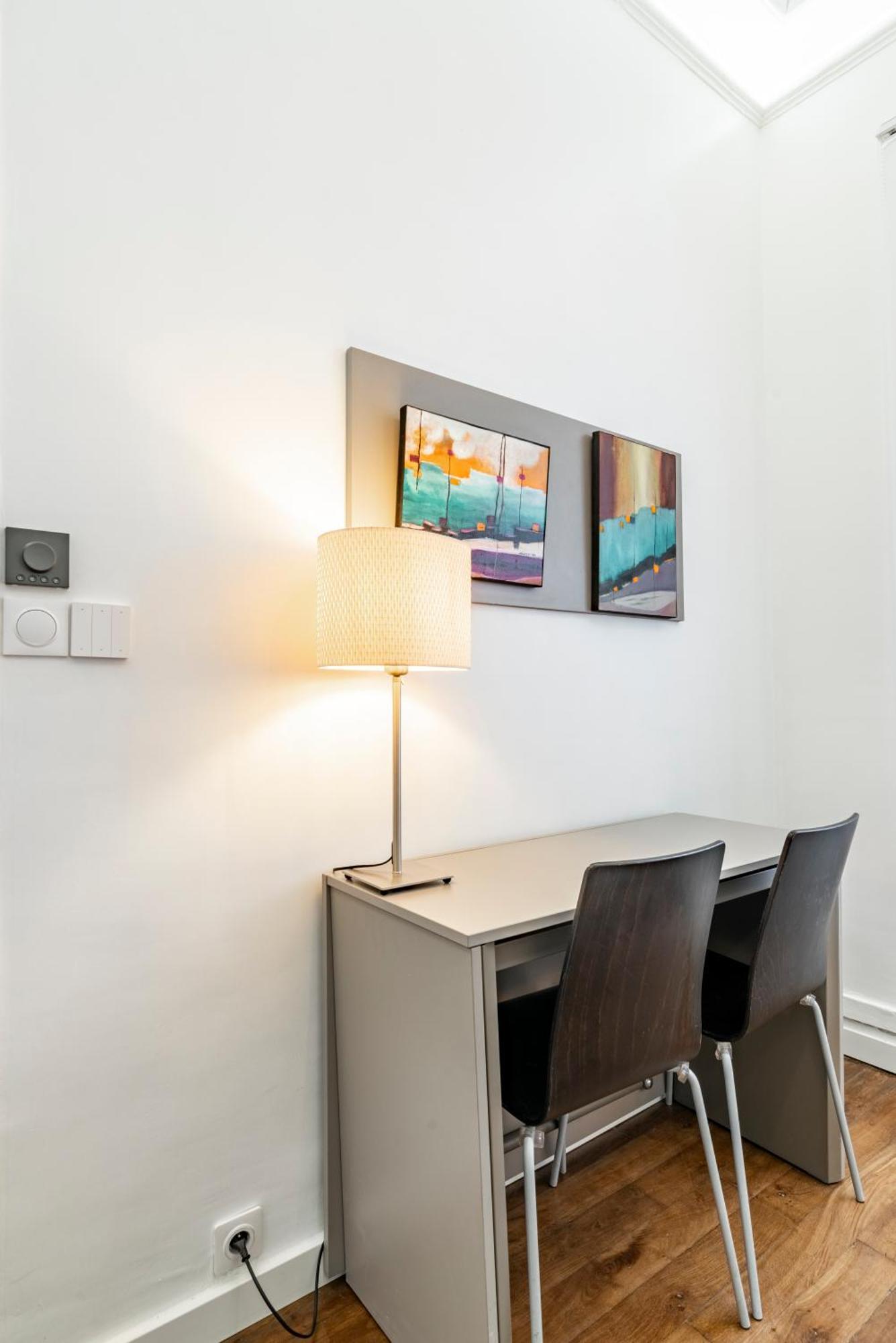 Gold Gate Apartment *